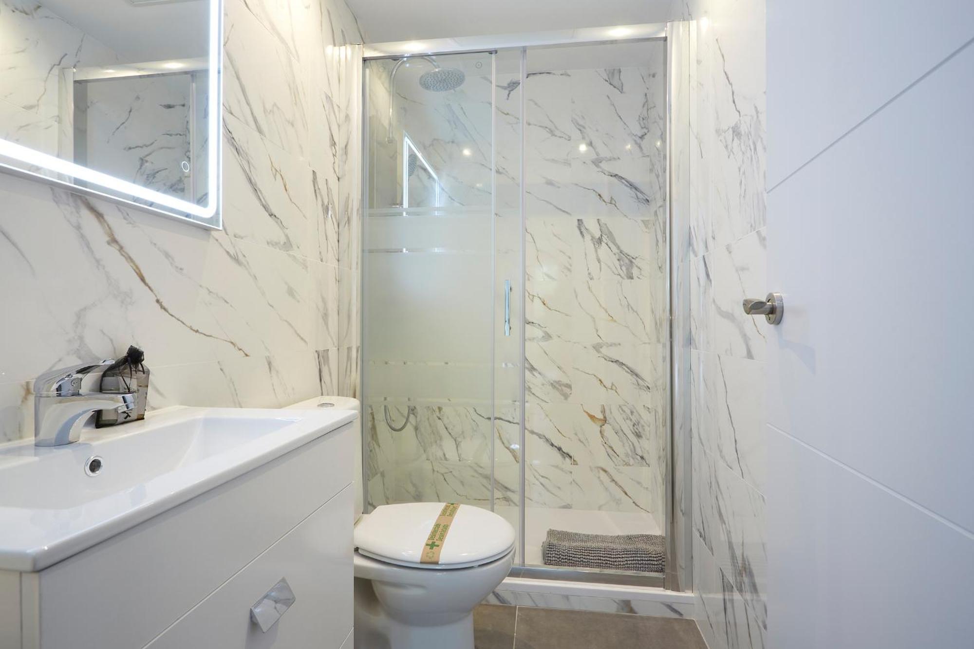 Three Bedroom Two Bathroom Close To Beach * Barcellona